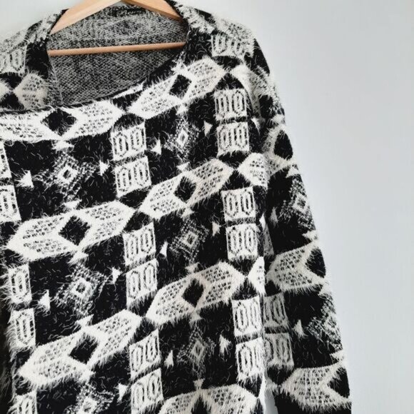 BESCA Wool Blend Fuzzy Open Front Cardigan Sweater B&W Tribal Geo Pattern Sz L - Picture 5 of 16